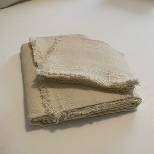 NWOT Handmade Tablecloth and Napkins Linen Set for 4 Chairs